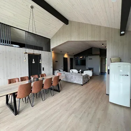 Dom wakacyjny Gorgeous In With Sauna